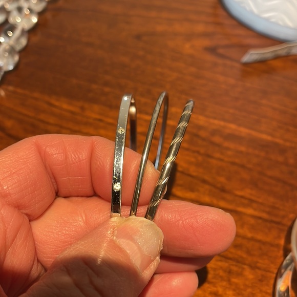 5 piece Fashion Bracelet metal and plastic bracelets with embellishments - Picture 2 of 5